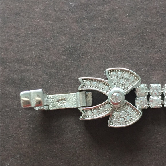 Silver CZ bracelet. Stamped 925
7 inches in length - Picture 4 of 5